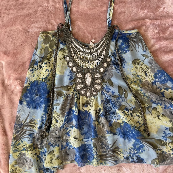 Flower Front Embroidered Cami Top Uneven Hem size S - Picture 7 of 10